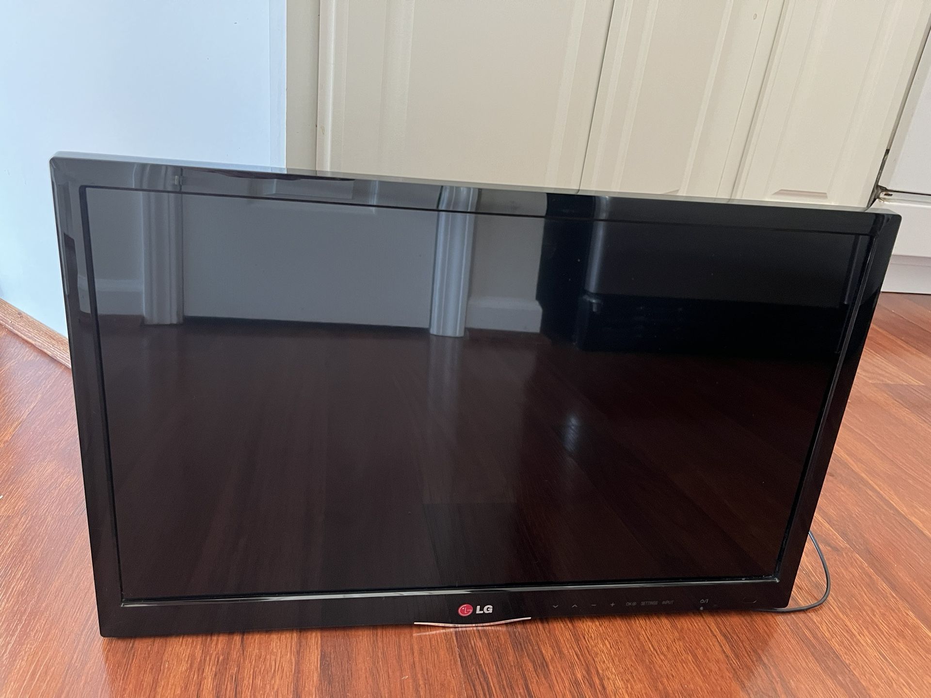 21” LG LCD TV