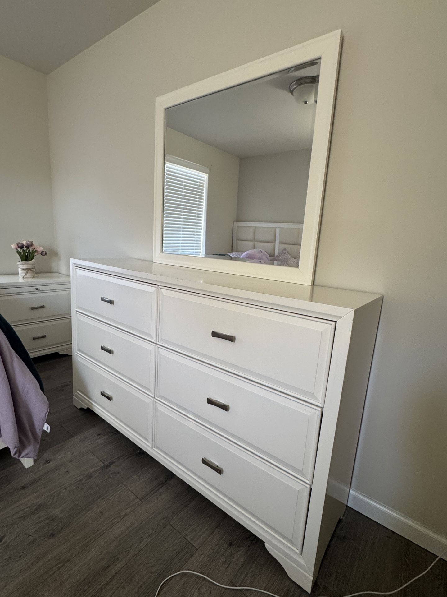 White Dresser With Mirror