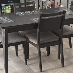 Dinner Table And 4 Chairs