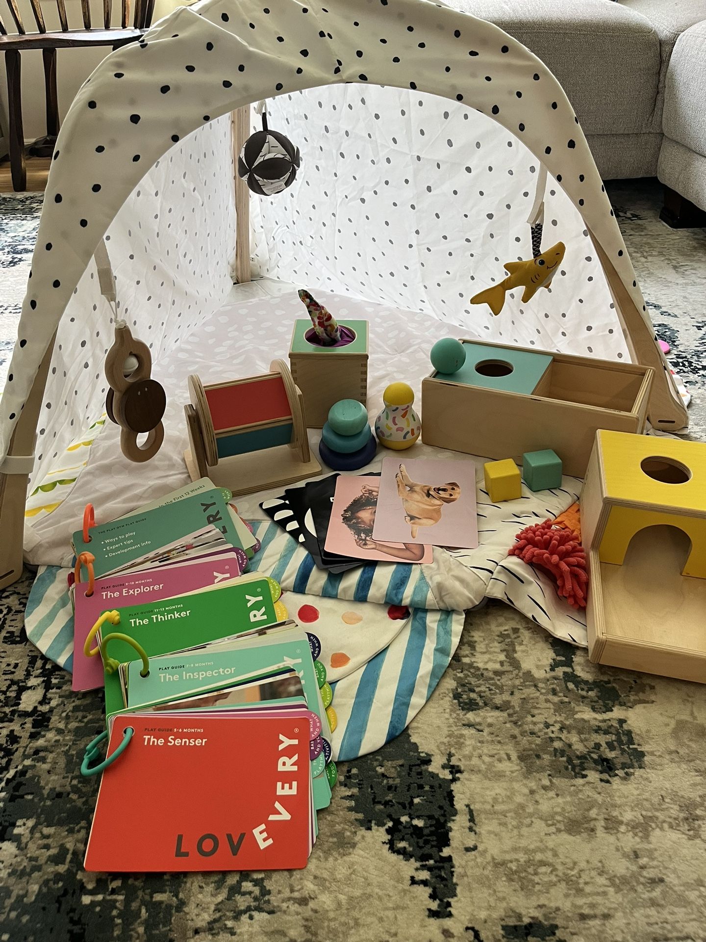 Lovevery Play Mat, Toys And Cards
