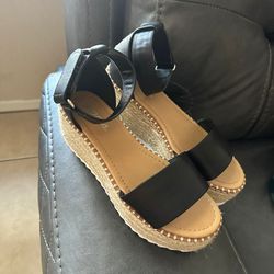 Black And Tan Woman's Wedges. Size 8