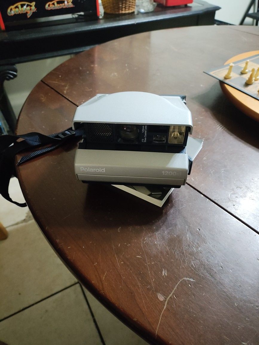 Polaroid 1200si Camera