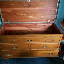 Lane Hope Chest Need Gone Asap!! Moving 