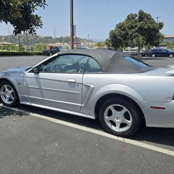 2004 Ford Mustang
