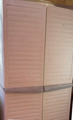 Outdoor storage cabinet