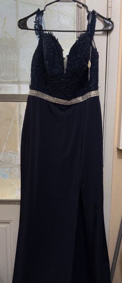 Vestido de noche elegante y hermoso