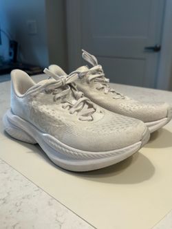 Hoka Mach 6 women’s Size 6B shoes
