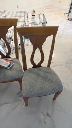 Oak dinning table and chairs (10)
