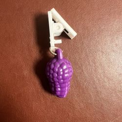 Vintage 2001  Purple Grape Bag Mini Clips - Set of 4 - NIB Rare  Progressive