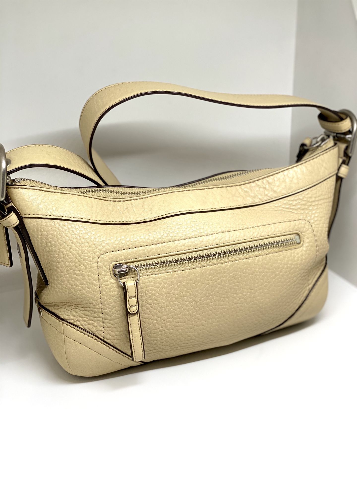 COACH CARAMEL TAN PEBBLE LEATHER HOBO BAG