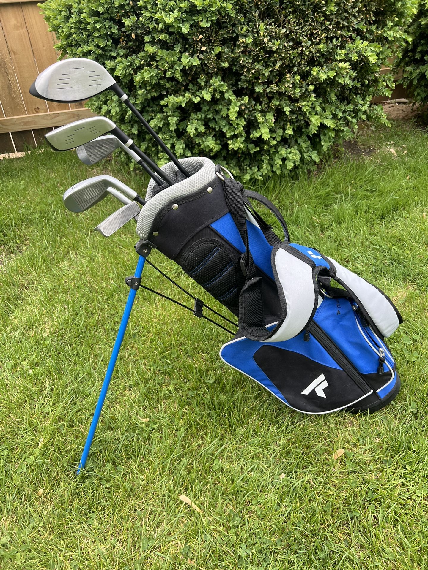 Kids (54”-60”) Top Flite Golf Set + Stand Bag