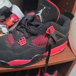 Jordan 4 “Bred” – Size 11 – Great Condition (No Box)