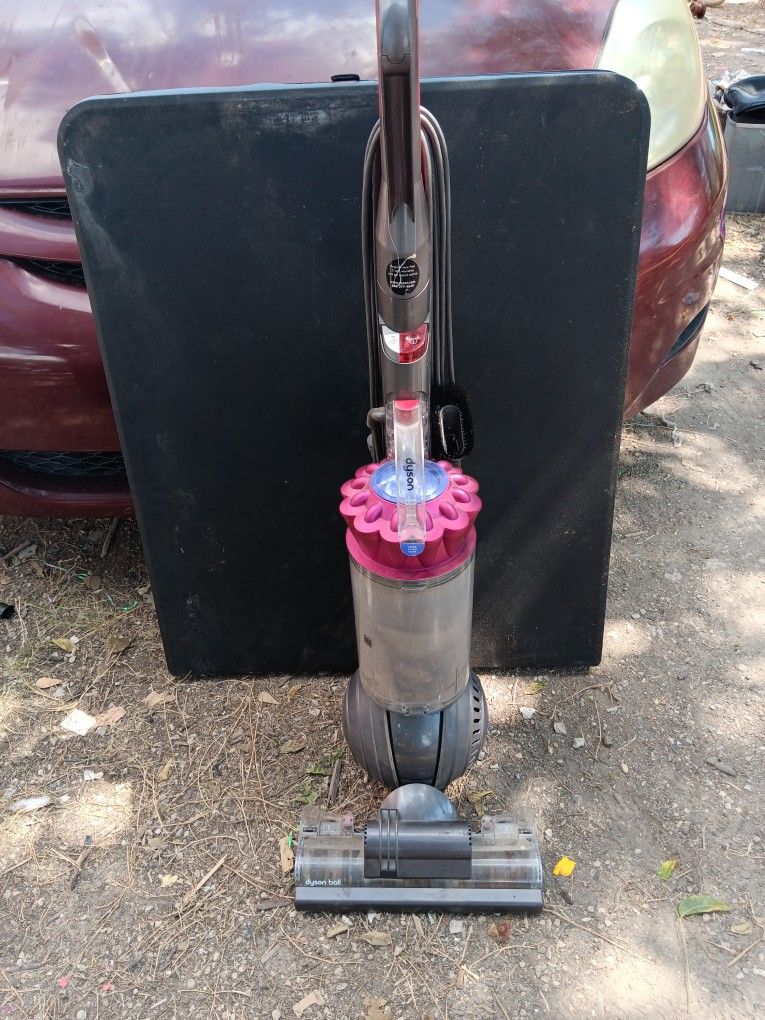 Dyson Vacuum Cleaner Used