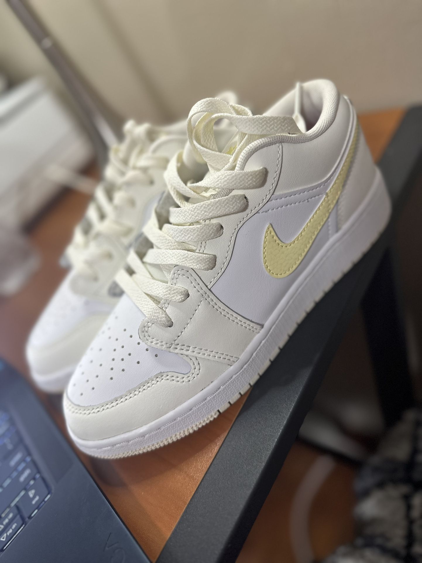 New Air jordan 1 low gs laser orange white