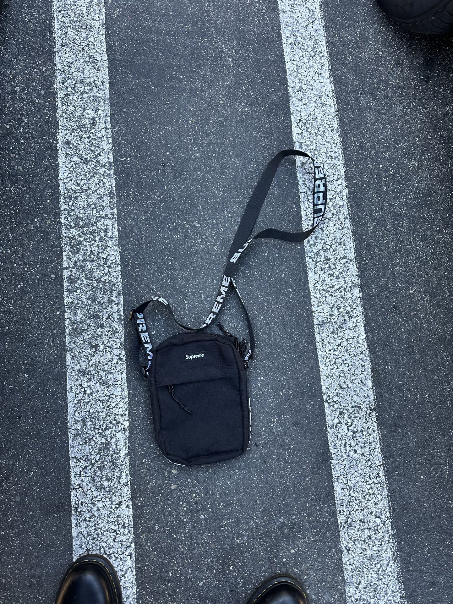 supreme shoulder bag (ss18)