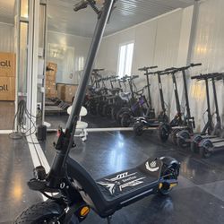 Large electric scooter