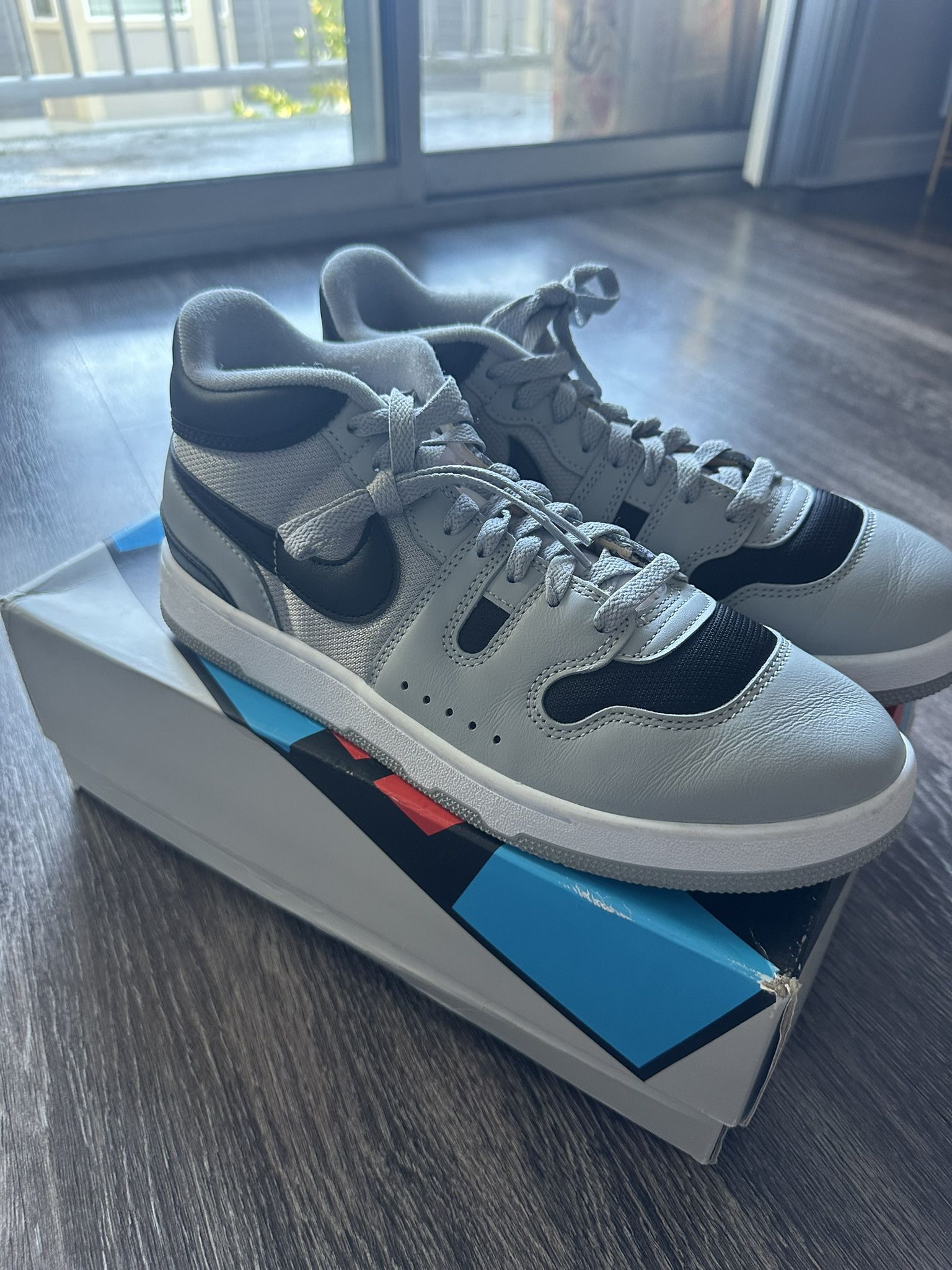 Nikes Used 8/10 Condition Size 10