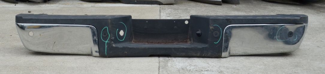REF USED#M059 || 2013-2016 FORD F-350 SUPER DUTY || REAR METAL BUMPER