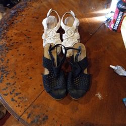 2 Pairs Of Women's Shoes 