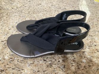Dressbarn Gypsy Women’s Black Thong Style Sandals Size 8