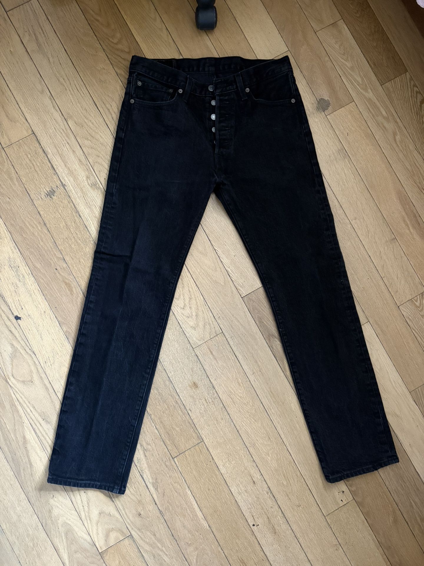 Black Levi’s Jeans
