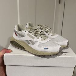  NASA Reebok Size 5 Sneakers Unisex Mens Womens