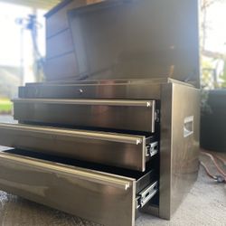 Big Bed Jacks Metal Tool Box 