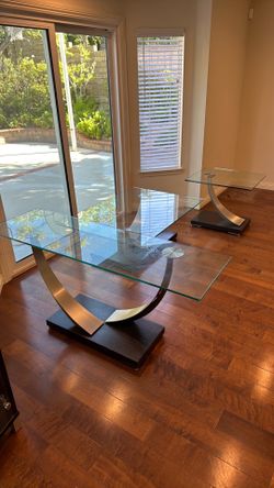 Coffee table, end table, foyer/hallway table, mirror set