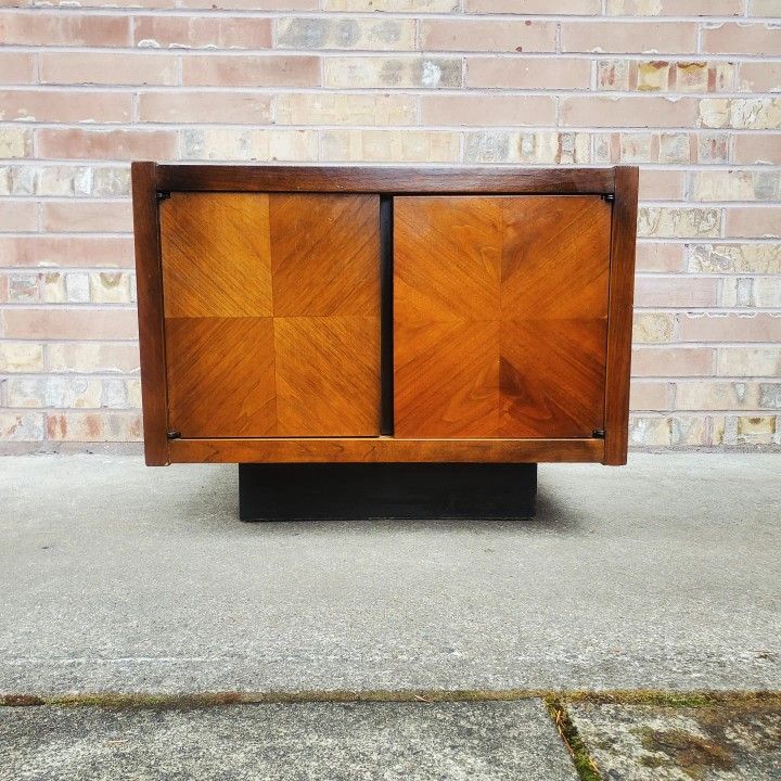 Mid Century Modern Walnut Lane Coffee Table Or End Table Vintage
