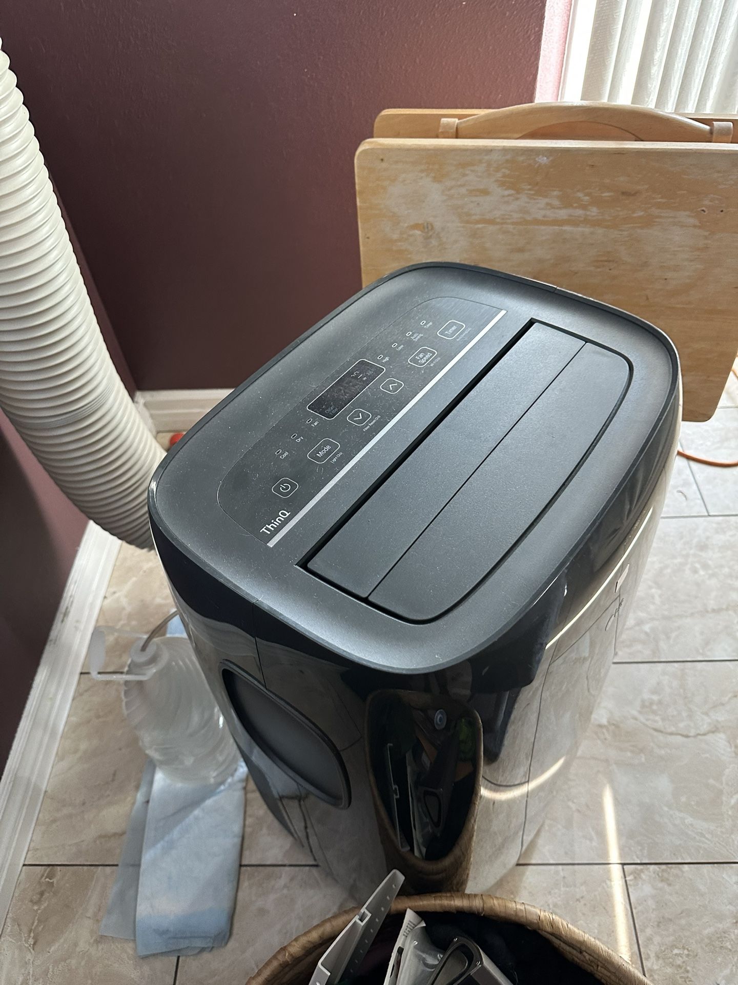 LG Air Conditioner 