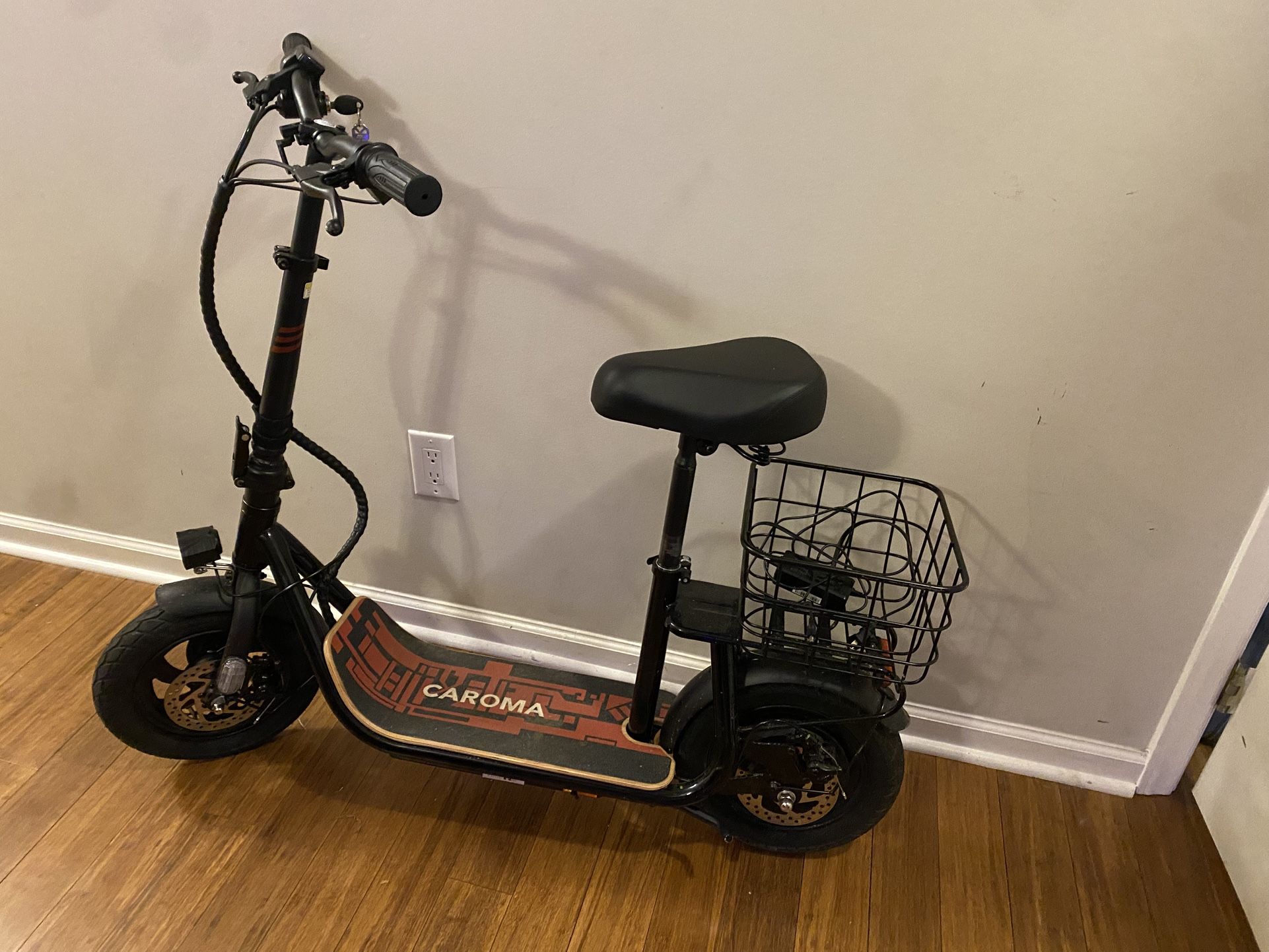 Caroma Adult electric scooter 800w/25 Miles.