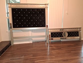 Qween bed frame with side pieces