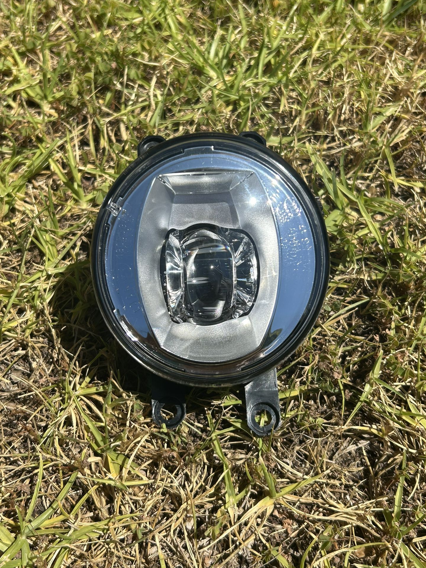 2022-2024 Toyota Highlander Fog Lamp Assembly Passenger Right 81210–YQ010 OEM