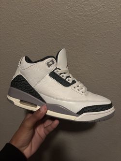 Beat Jordan 3s size 9