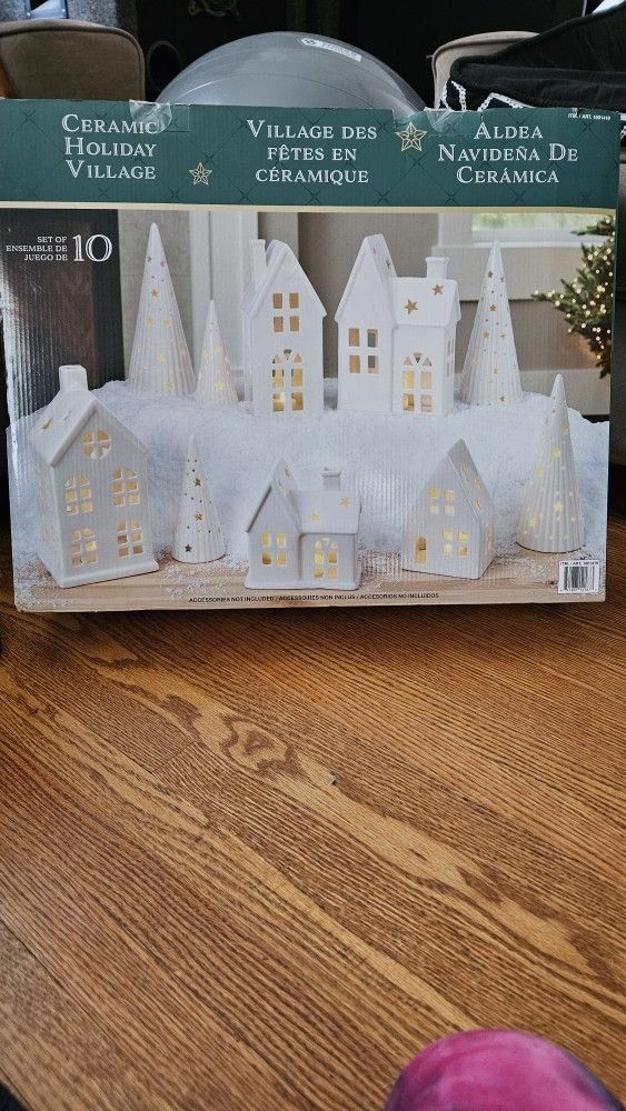 Christmas Stuff 2.00,3.00,5.00,10.00+20.00.
