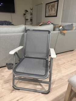 YETI Trailhead Camp Chair (Charcoal) – Like New – Austin Pickup