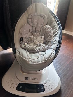 4 Moms Mamaroo Mutli Motion Baby Swing