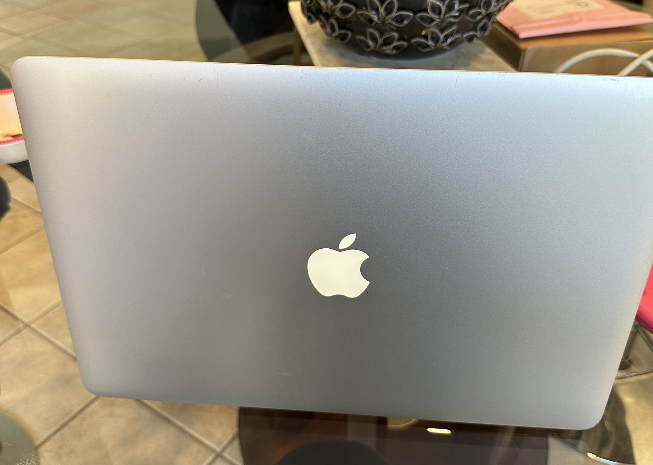 MacBook