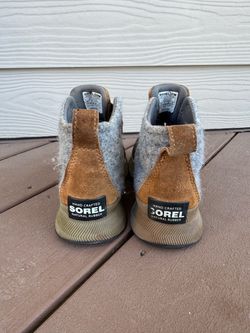SOREL youth shoes size 13