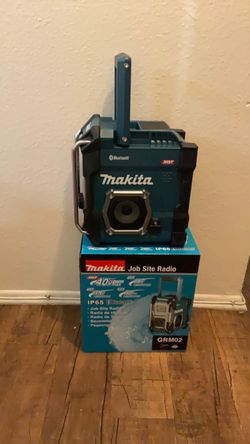 Makita 40V Max Job Site Radio GRM02