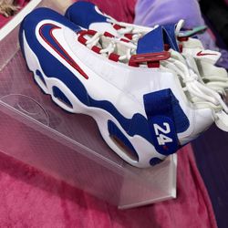 Ken griffeys Size 7y