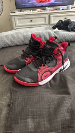 Men’s Nike Shoes Sz.10