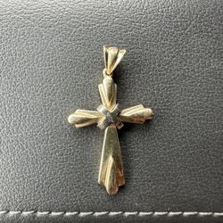 14k Gold Cross Pendant, 6.3 Grams