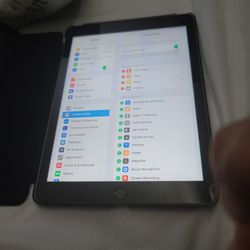 Ipad 6th Generation 32 Gb WiFi Only