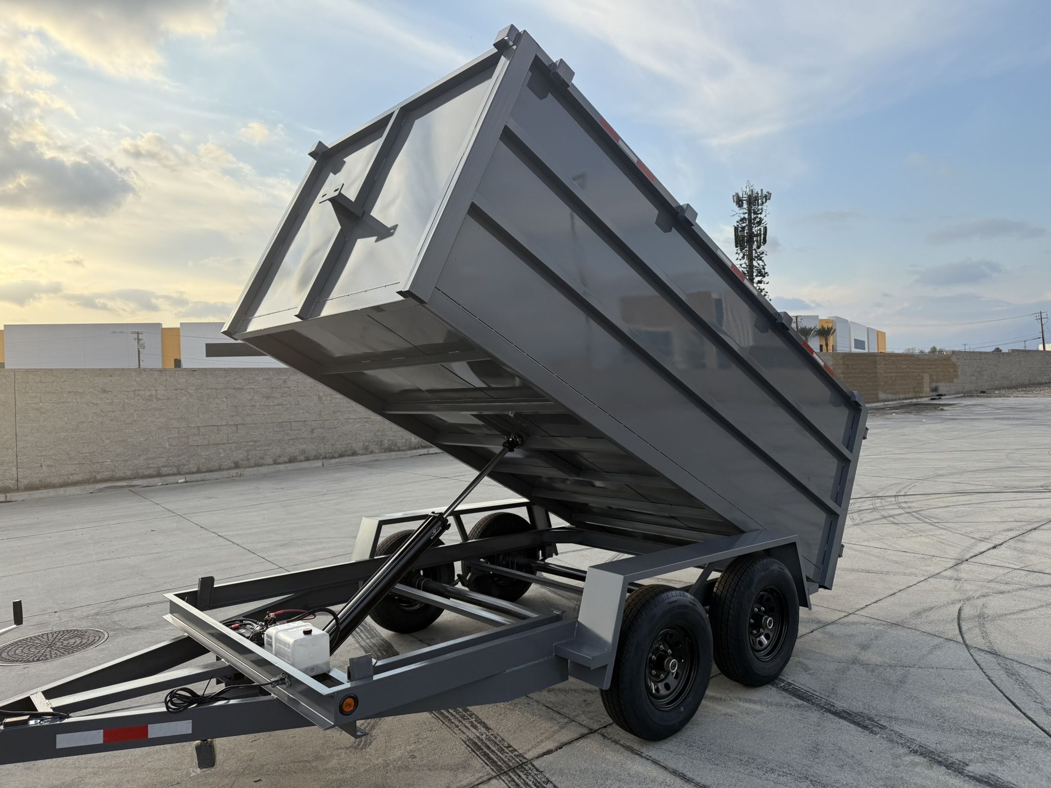 Hydraulic Dump Trailer