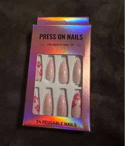 Press on nails