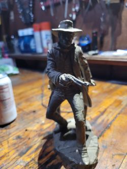 The Gunslinger Collectible Statue