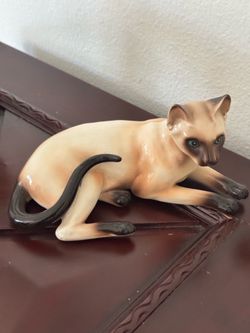 6 inch Siamese ceramic cat collectible