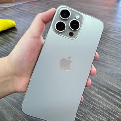 iPhone 15 Pro Max 256 GB Unlock