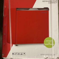 Mini frig / Mini Refrigerator Red 1.6 Cubic Feet 